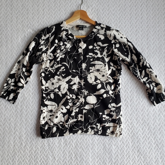 August Silk Black & White Floral Print Button Down Cardigan Size Small - Picture 3 of 14